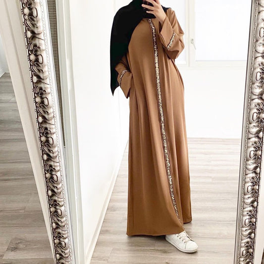 Muslimische Damenbekleidung, Robe, Paillettenkleid mit Nähten