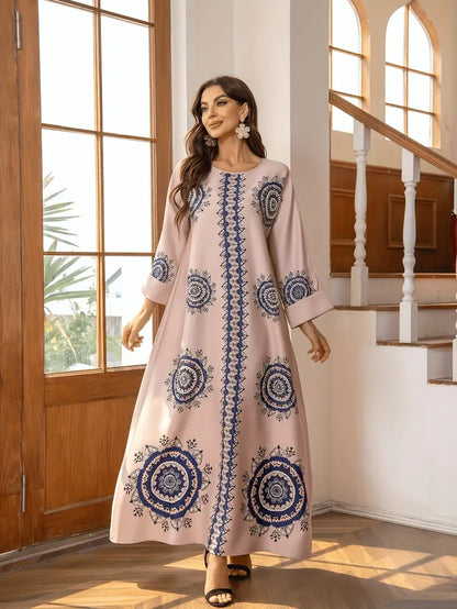 Long Women's Robe, Round Neck And Printed Dress